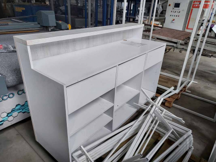 Zdjęcie przedmiotu: Wyposażenie meblowe do sklepu 