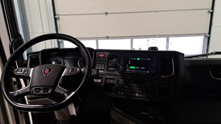 Zdjęcie przedmiotu: SCANIA R460 Super E6 18.0t 4x2 NA Highline