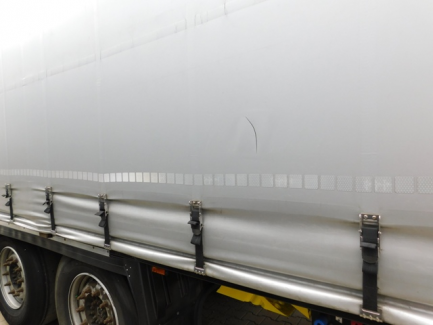 Zdjęcie przedmiotu: KRONE SD Curtain semitrailer