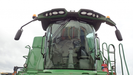 Zdjęcie przedmiotu: JOHN DEERE T660 T600 harvester with HEDER 625R / 625R