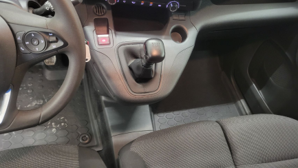 Zdjęcie przedmiotu: Opel Combo Basic E Cargo