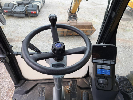 Zdjęcie przedmiotu: KOMATSU PW160-11 wheeled excavator