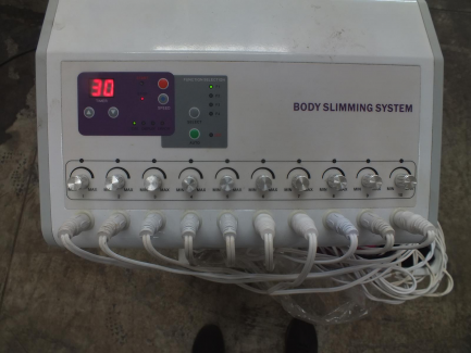 Zdjęcie przedmiotu: A device for body electrostimulation