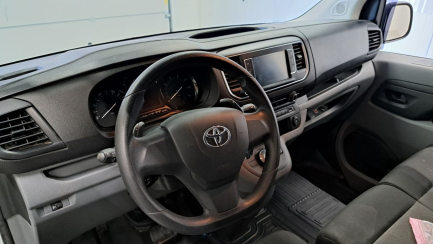 Zdjęcie przedmiotu: Toyota PROACE 2.0 CRD E6.3 3.1t Medium Active Aut.
