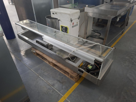 Zdjęcie przedmiotu: A set of catering equipment