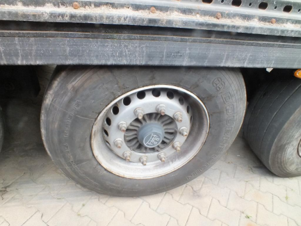 Zdjęcie przedmiotu: KAESSBOHRER MAXIMA Curtain trailer