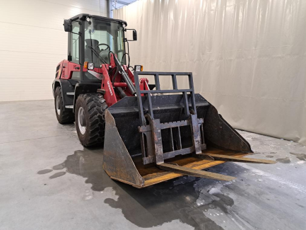 Zdjęcie przedmiotu: Ładowarka kołowa przegubowa YANMAR V80 (SCHAEFF TL80) 