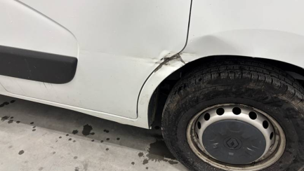 Zdjęcie przedmiotu: Renault Master FWD 2.3 dCi E6 3.5t L3H1 Pack Clim S&S+E 