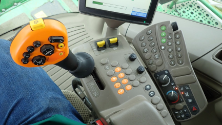 Zdjęcie przedmiotu: JOHN DEERE T660 T600 harvester with HEDER 625R / 625R