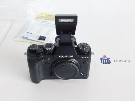 Zdjęcie przedmiotu: Camera with Fuji Film Corporation lens: body - XT3 / lens - XF35mmF2 R WR