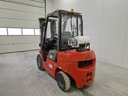 Zdjęcie przedmiotu: W&oacute;zek widłowy HANGCHA CPQD25N-RW22 + Chwytak rurowy do blok&oacute;w pianki Malik MFMS20D-080A