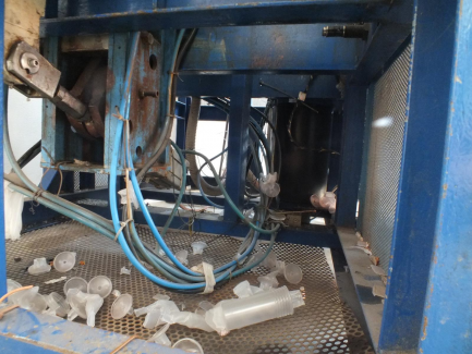 Zdjęcie przedmiotu: GENERAL PLASTICS GB-P50T GB-P50T pneumatic bottler