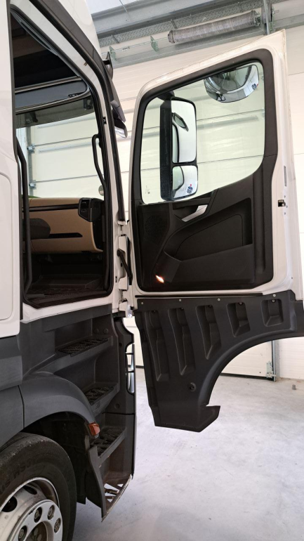 Zdjęcie przedmiotu: Mercedes-Benz Actros E6 18.0t