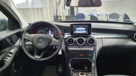 Zdjęcie przedmiotu: Mercedes-benz C 200 sedan