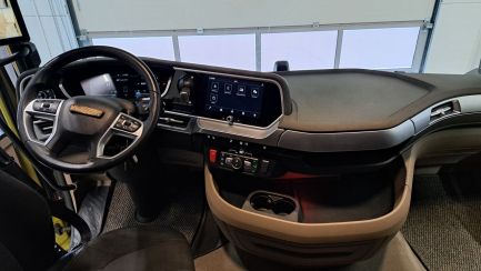 Zdjęcie przedmiotu: DAF XG+ 530 FT Space Cab Low Deck E6 18.0t