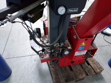 Zdjęcie przedmiotu: CEMB SM 665 wheelless tire changer