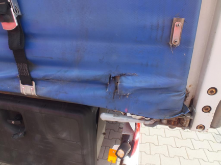 Zdjęcie przedmiotu: KRONE SD Curtain trailer