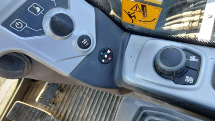 Zdjęcie przedmiotu: Mecalac 8MCR crawler excavator