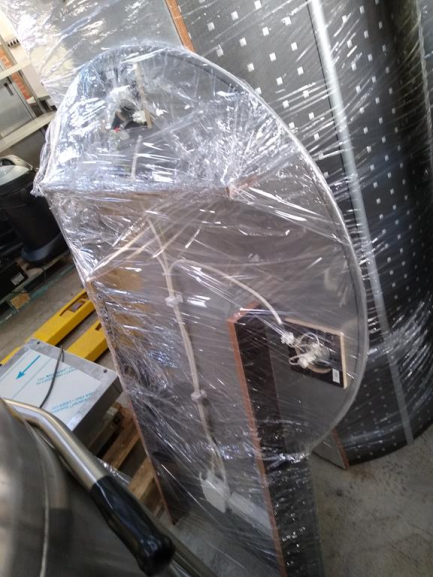 Zdjęcie przedmiotu: Cryogenic chamber P.P.H JUKA KRIOSAUNA 0104-1 + Tank for liquid nitrogen