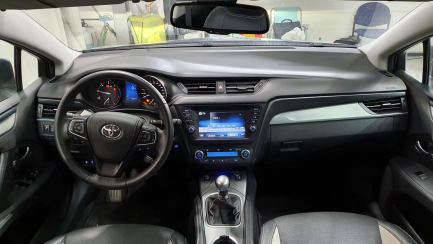 Zdjęcie przedmiotu: Toyota Avensis 2.0 D-4D Premium