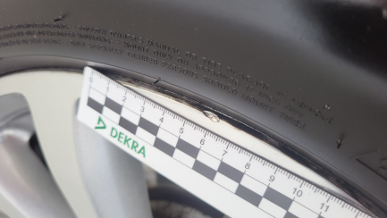 Zdjęcie przedmiotu: Mercedes-benz E 220 d 4-Matic 9G-TRONIC