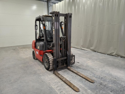 Zdjęcie przedmiotu: W&oacute;zek widłowy HANGCHA CPQD25N-RW22 + Chwytak rurowy do blok&oacute;w pianki Malik MFMS20D-080A