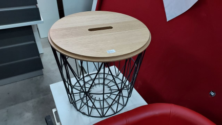 Zdjęcie przedmiotu: Room equipment - furniture