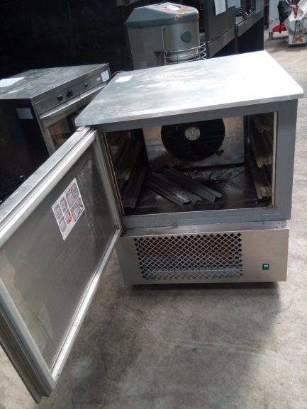 Zdjęcie przedmiotu: GASTRONOMIC EQUIPMENT