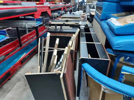 Zdjęcie przedmiotu: A set of furniture equipment