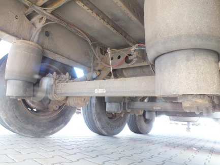 Zdjęcie przedmiotu: KRONE SD Curtain trailer