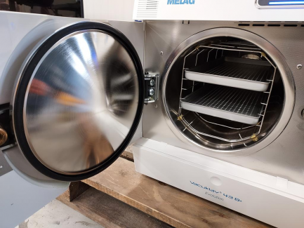 Zdjęcie przedmiotu: Autoclave Melag Vacuklav 43B + Evolution steam sterilizer