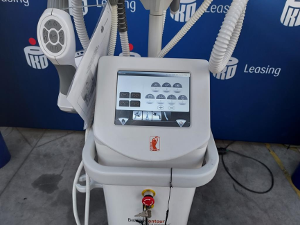 Zdjęcie przedmiotu: Cosmetic device for performing vacuum massage with additional participation of rolls, radio waves and LED light STUDIO FIGURA Beauty Contour