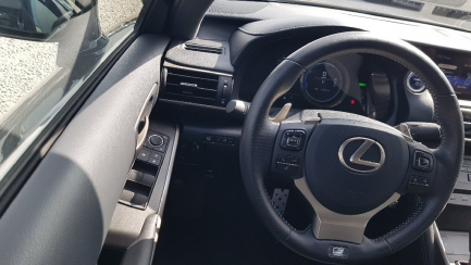 Zdjęcie przedmiotu: Lexus IS300h Elegance