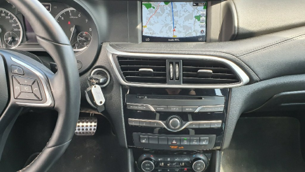 Zdjęcie przedmiotu: Infiniti Q30S 2.0t Sport 7DCT