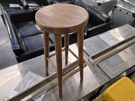 Zdjęcie przedmiotu: Zestaw krzeseł oraz stoł&oacute;w