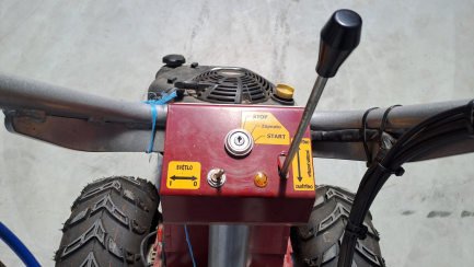 Zdjęcie przedmiotu: Ciągnik jednoosiowy Dakr Panter FD-3500