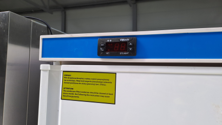 Zdjęcie przedmiotu: Zestaw sprzętu gastronomicznego (2x szafa chlodnicza, szafa mroźnicza)