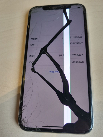 Zdjęcie przedmiotu: Telefon / Smartfon Apple iPhone 11 Pro 256 GB &ndash; srebrny kod prod. MWC82PM/A