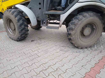 Zdjęcie przedmiotu: KRAMER 5085T / 353 telehandler