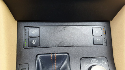 Zdjęcie przedmiotu: Lexus RC300 F Sport