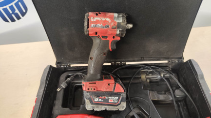 Zdjęcie przedmiotu: Ударний гайковерт Milwaukee M18 FIW2F12-502X