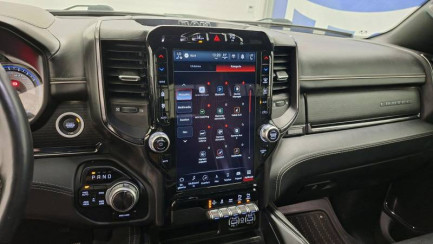 Zdjęcie przedmiotu: RAM 1500 5.7 V8 E6 3.5t Crew Limited Chrome AWD