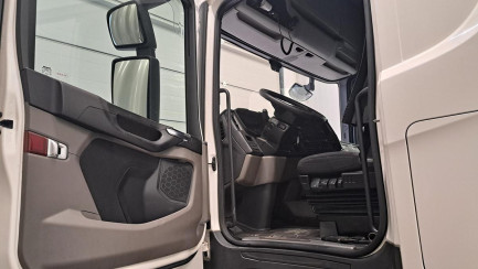 Zdjęcie przedmiotu: SCANIA R460 Super E6 18.0t A 4x2 NA Highline