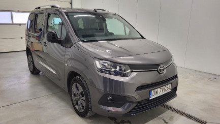 Zdjęcie przedmiotu: Toyota Proace City Verso 1.2 D-4T Family