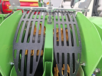 Zdjęcie przedmiotu: Чотирирядна картоплесаджалка з гідравлічним приводом AVR CERES 440