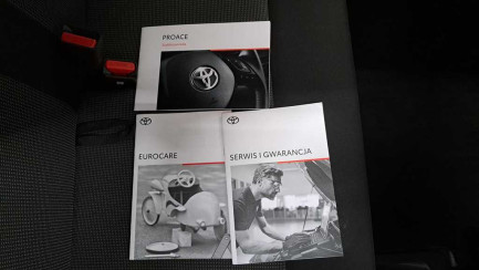 Zdjęcie przedmiotu: Toyota PROACE Verso 2.0 D-4D E6EA 2.9t Medium Business Aut.