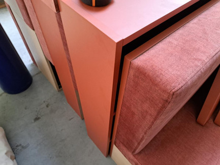 Zdjęcie przedmiotu: Restaurant equipment (sofas and shelves)