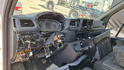 Zdjęcie przedmiotu: Renault Master FWD 2.3 dCi E6 3.5t L3H1 Extra S&S+E Oświadczenie o utracie DR Brak kluczy
