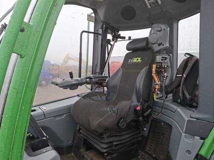 Zdjęcie przedmiotu: JOHN DEERE 1270G harvester