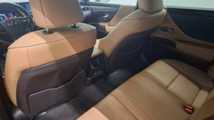 Zdjęcie przedmiotu: Lexus ES300H Elegance